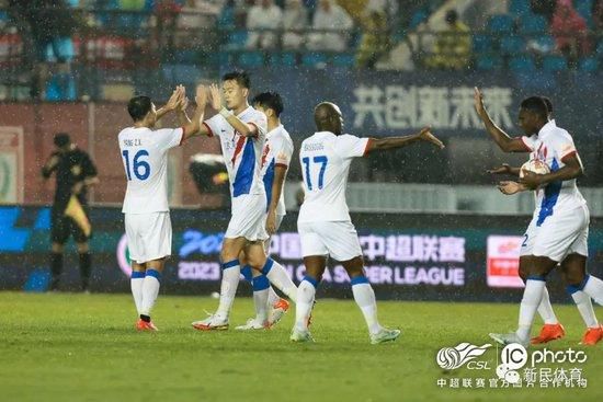 达科塔约翰逊爱情片《劝导》首曝预告和海报 2022-06-16 展播开启！